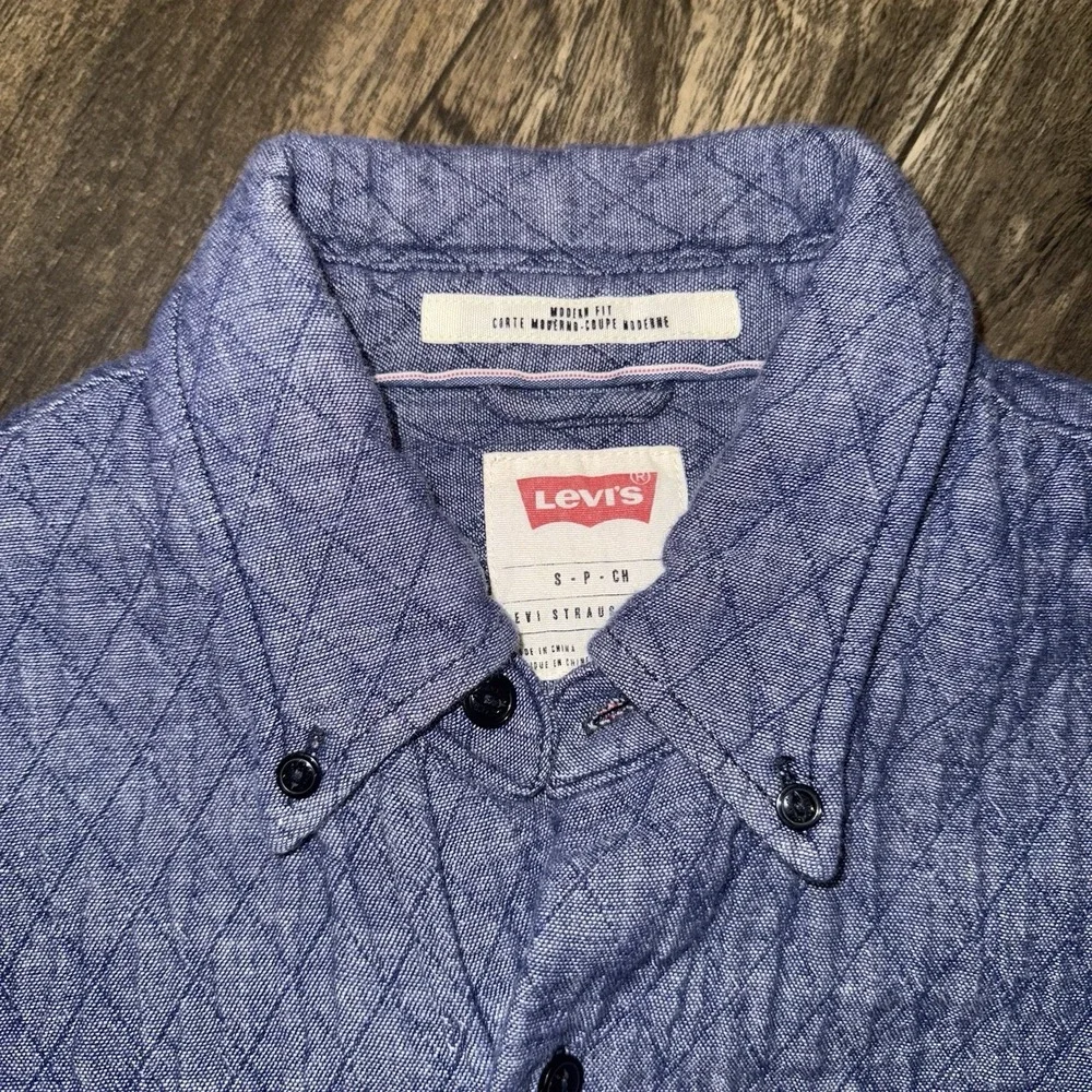 Levi Strauss & Co Modern Fit  Button Down Quilted Shirt Jacket Blue Size Small‎